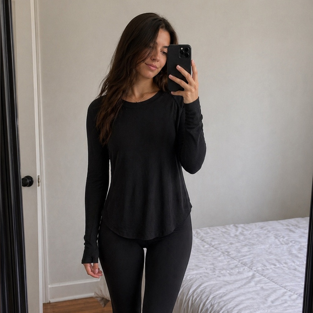 Lululemon Black Long-Sleeve Lightweight Knit Top Women